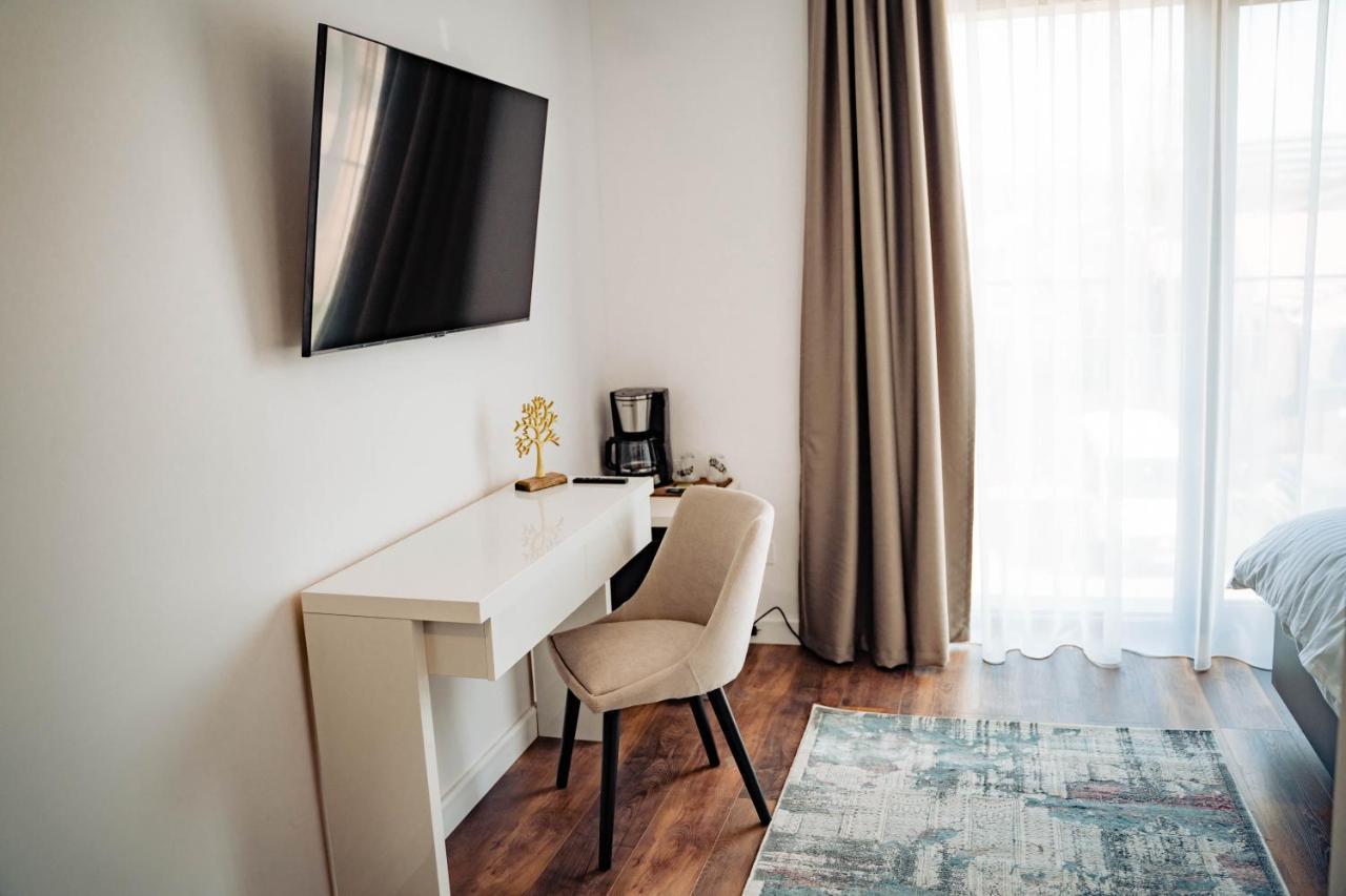 Hotel B4 ออราแด ภายนอก รูปภาพ
