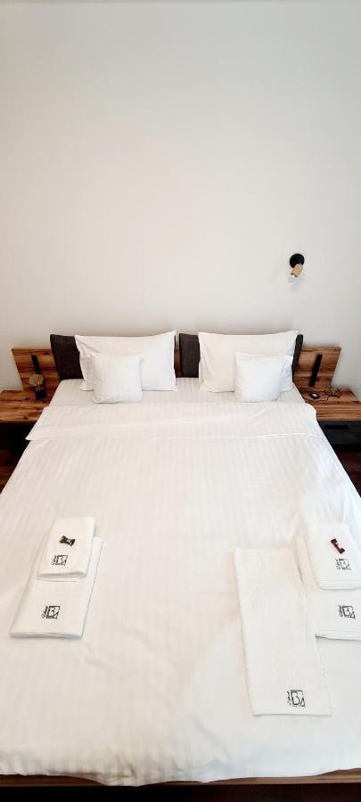 Hotel B4 ออราแด ภายนอก รูปภาพ